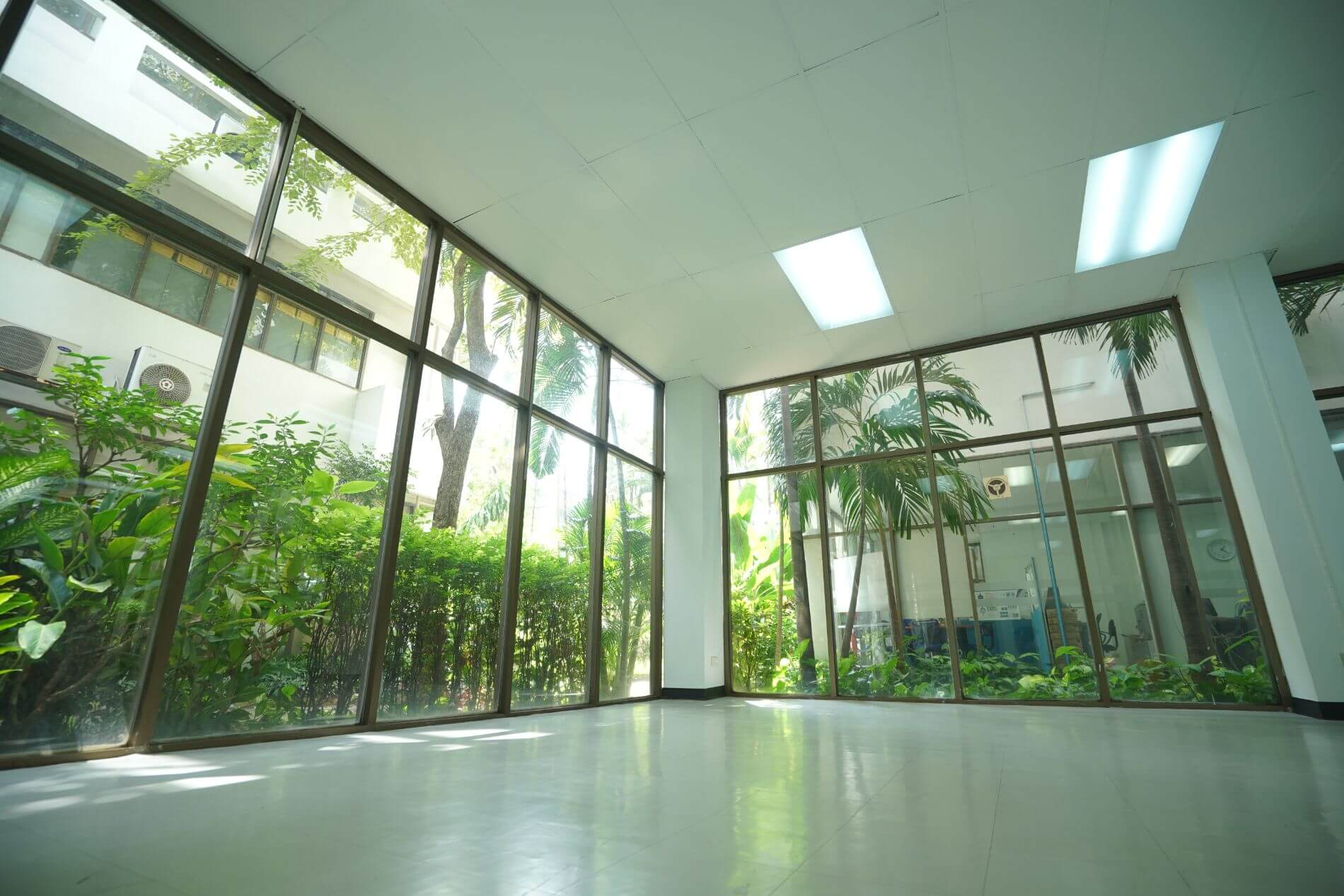 อาคาร เรนทรี ออฟฟิศ การ์เด้น RAINTREE OFFICE GARDEN